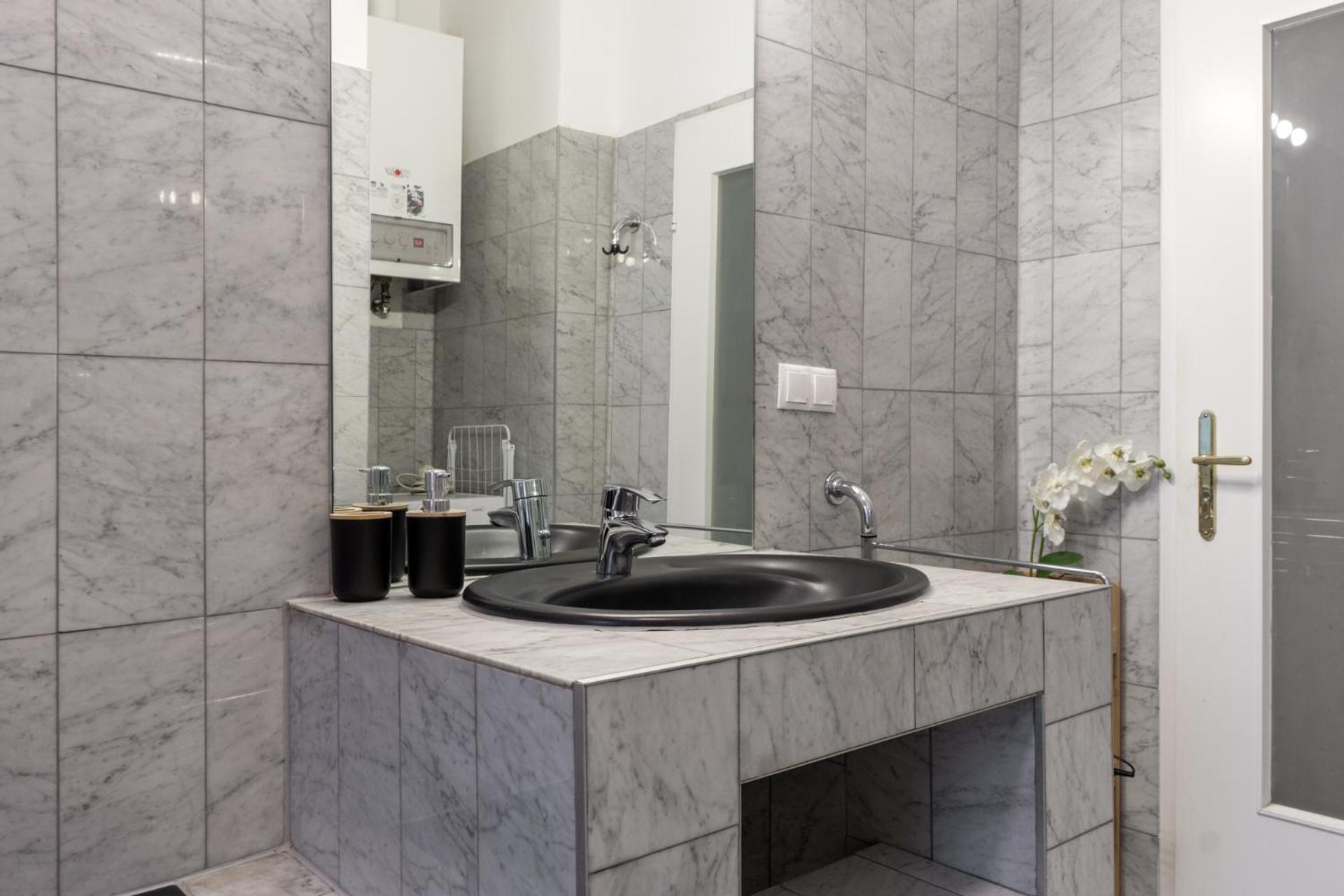 Central Apartment In Viennese Old Building المظهر الخارجي الصورة