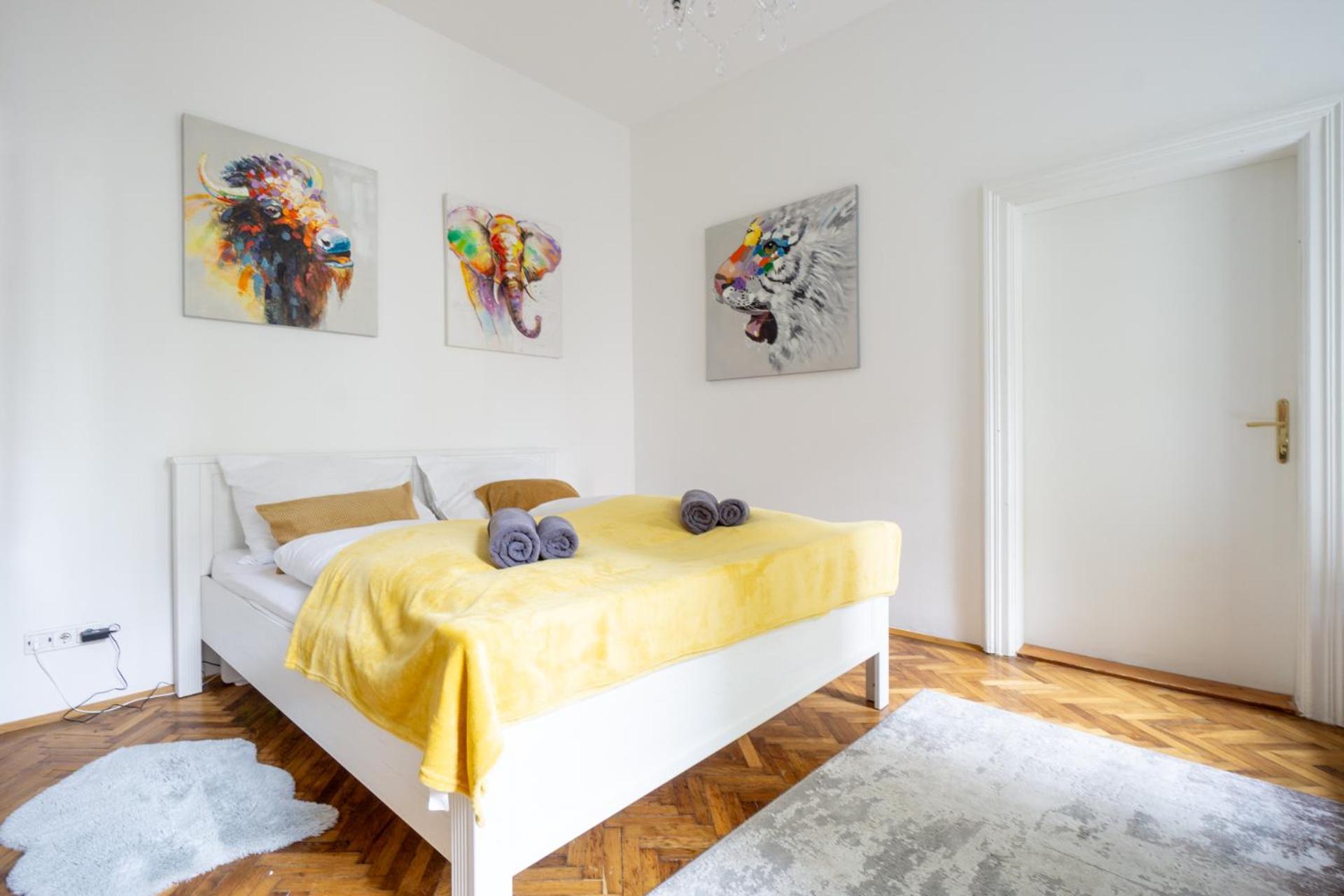 Central Apartment In Viennese Old Building المظهر الخارجي الصورة
