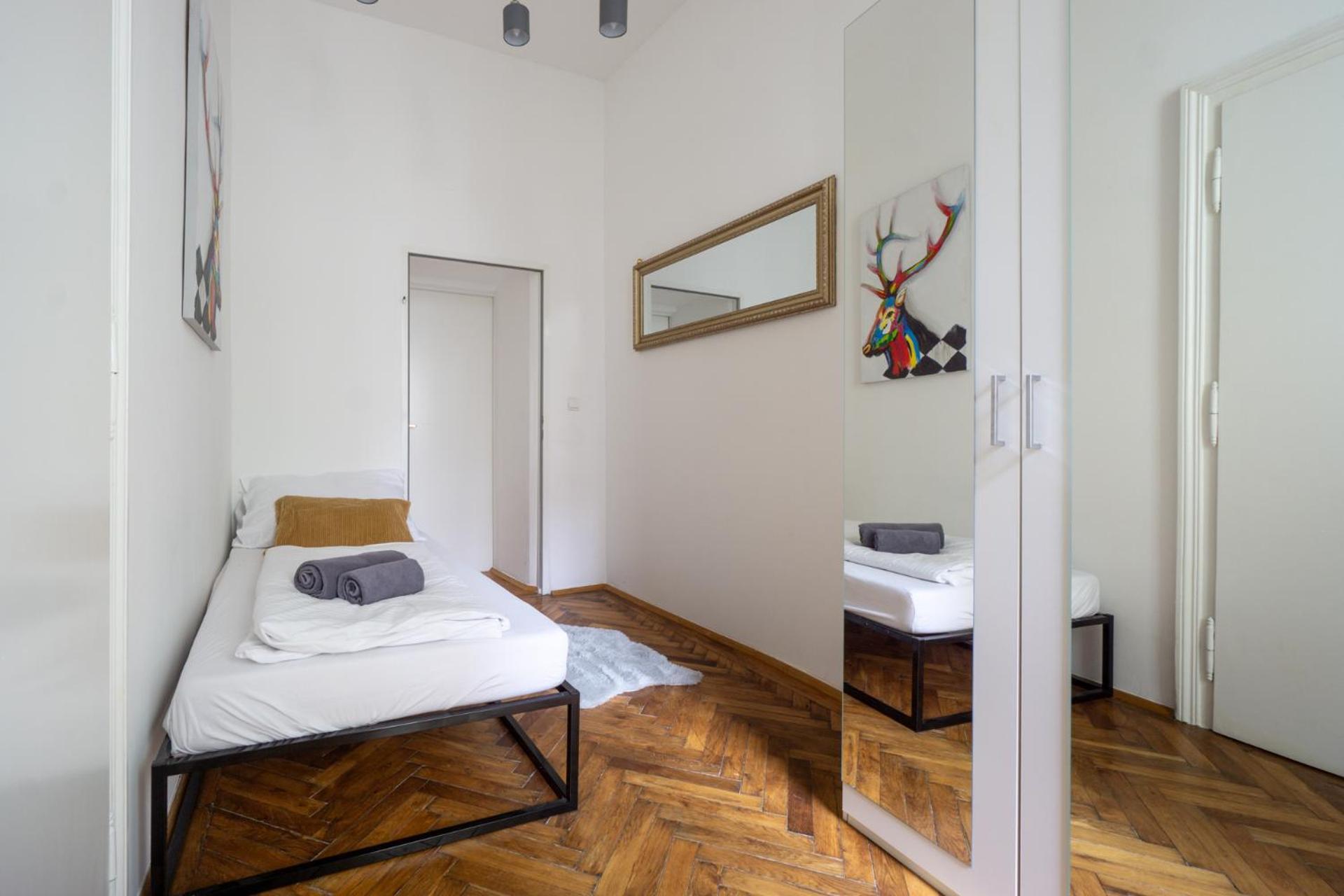 Central Apartment In Viennese Old Building المظهر الخارجي الصورة
